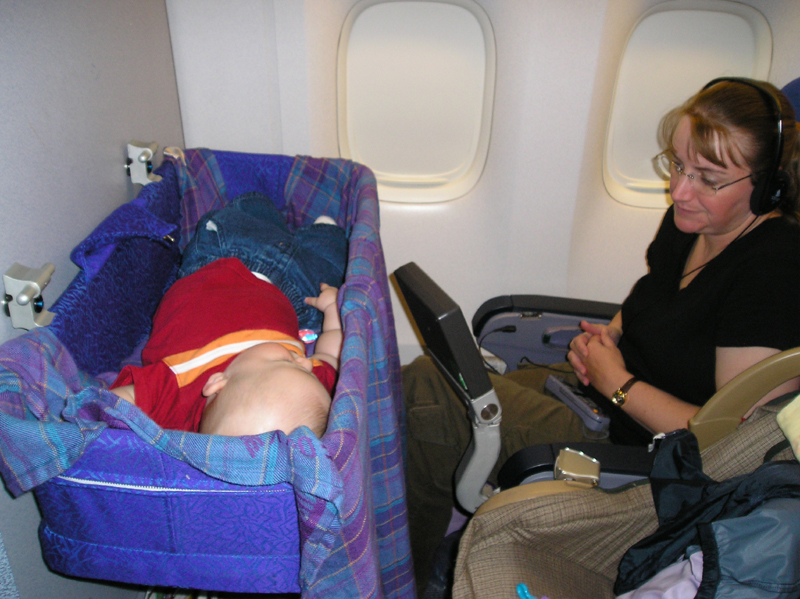 baby bassinet singapore airlines